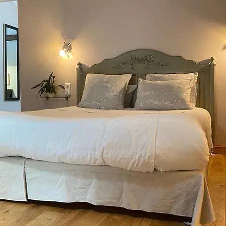 Le Clos Du Cedre Guest house